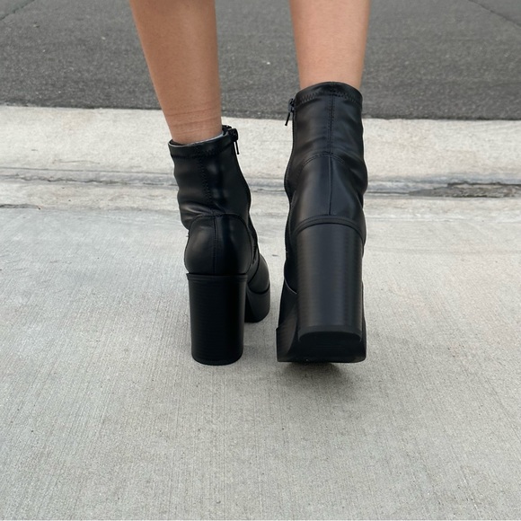 Black platform pleather bootie - Picture 5 of 5